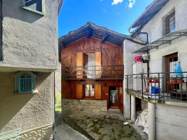 casa semindipendente in vendita a Viù in zona Tuberghengo