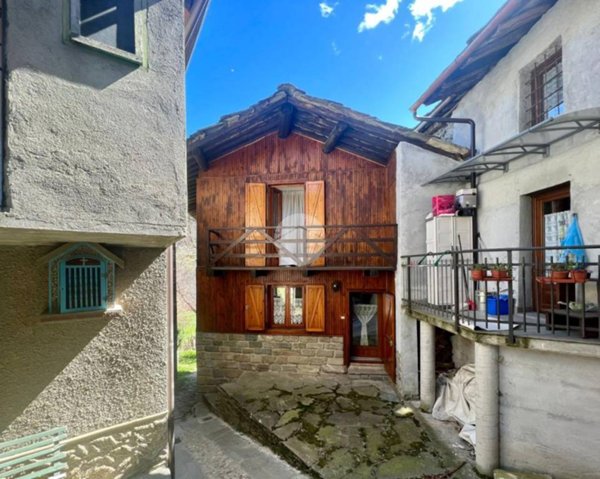 casa semindipendente in vendita a Viù in zona Tuberghengo