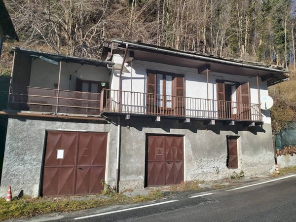 casa indipendente in vendita a Viù in zona Fucine