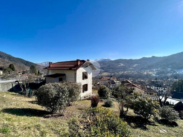 casa indipendente in vendita a Viù