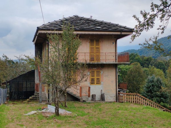 casa indipendente in vendita a Viù