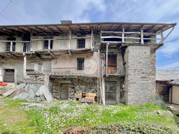 casa semindipendente in vendita a Viù in zona Polpresa