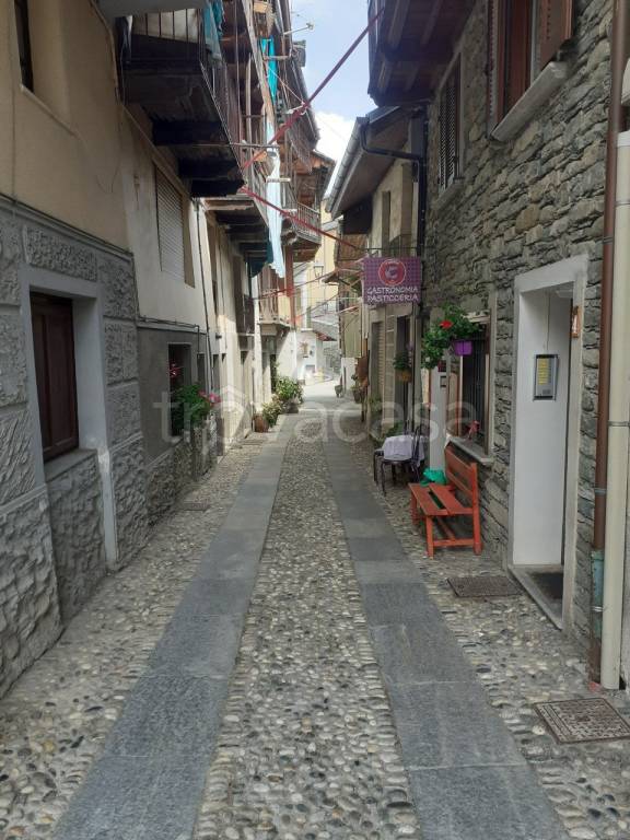 casa indipendente in vendita a Viù