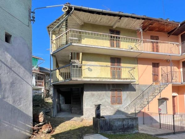 casa semindipendente in vendita a Viù in zona Tuberghengo