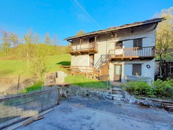 casa indipendente in vendita a Viù