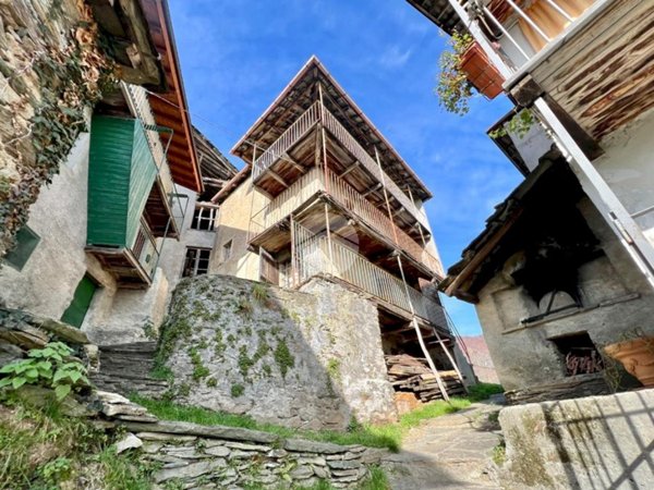 casa indipendente in vendita a Viù in zona Corgnolero