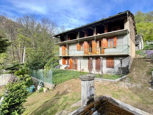casa indipendente in vendita a Viù