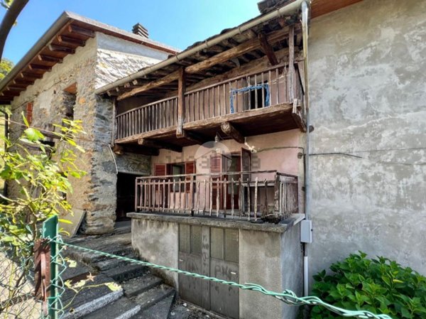 casa indipendente in vendita a Viù in zona Fubina