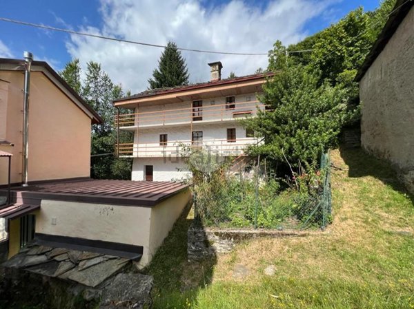 casa indipendente in vendita a Viù in zona Salvagnengo