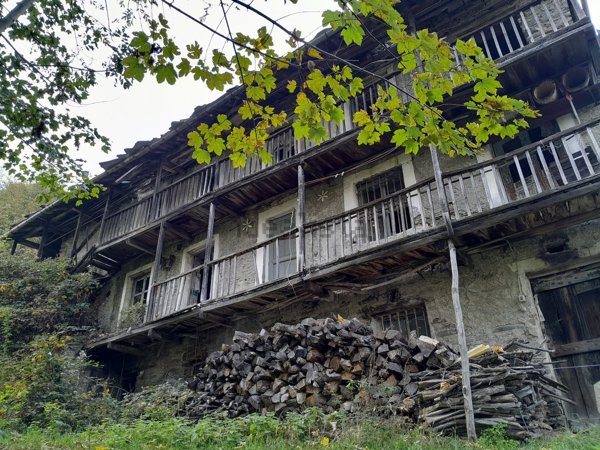 pentavano in vendita a Viù in zona Col San Giovanni