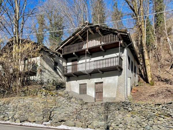 casa indipendente in vendita a Viù in zona Trichera