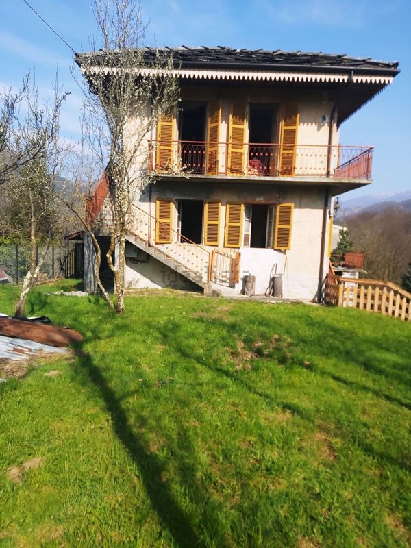 casa indipendente in vendita a Viù