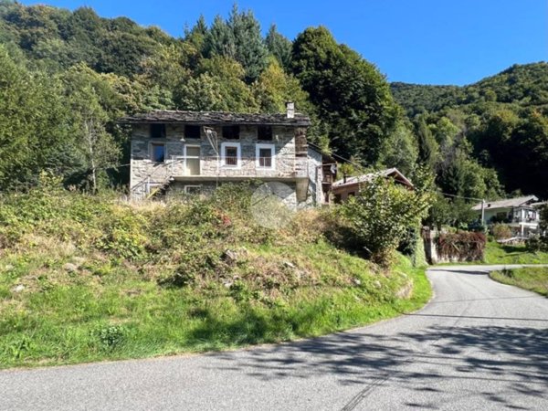 casa indipendente in vendita a Viù