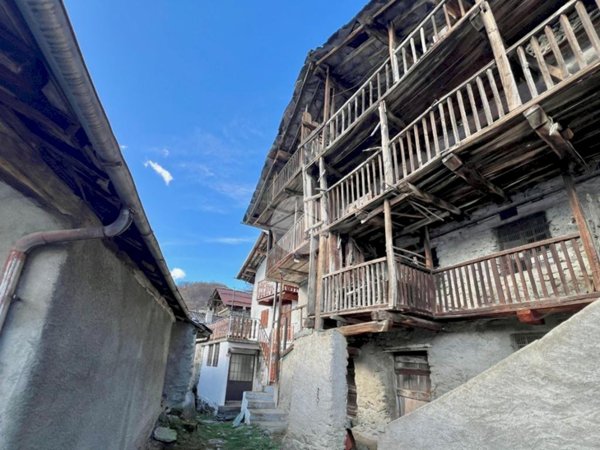 casa semindipendente in vendita a Viù in zona Pessinea