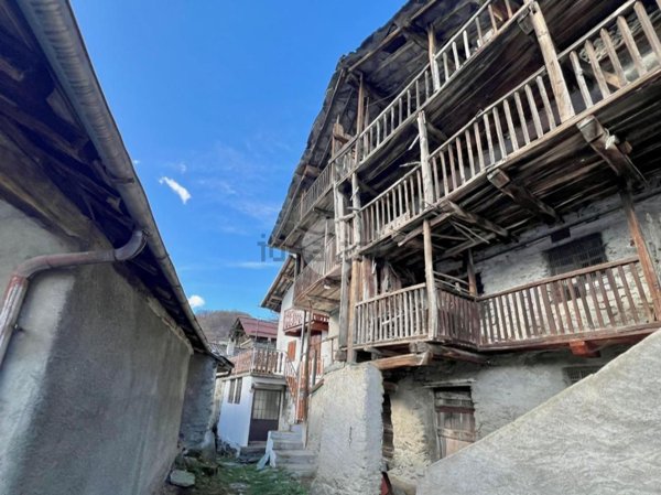 appartamento in vendita a Viù in zona Pessinea