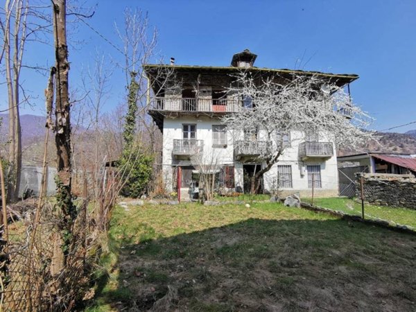 casa indipendente in vendita a Viù