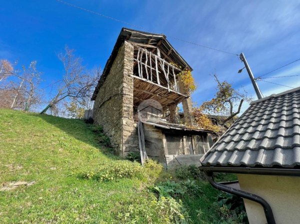 appartamento in vendita a Viù in zona Polpresa