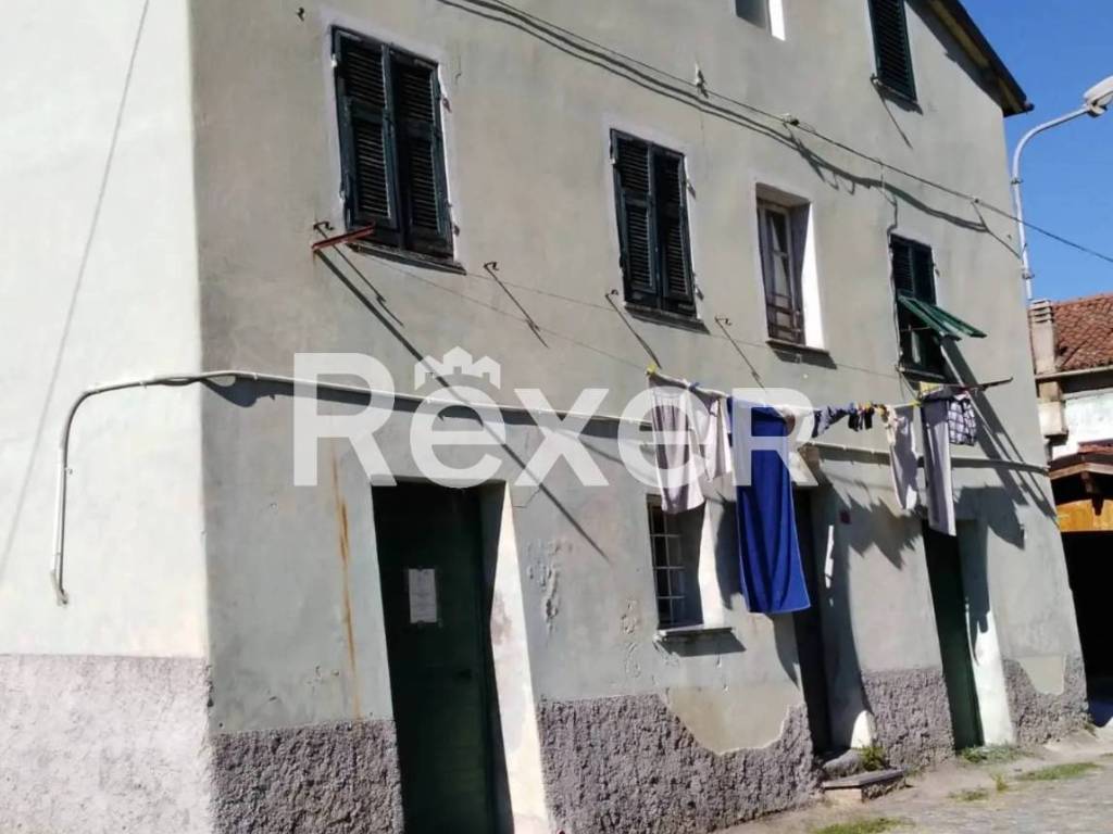 casa indipendente in vendita a Viù