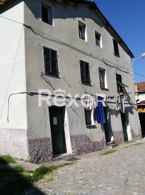 casa indipendente in vendita a Viù