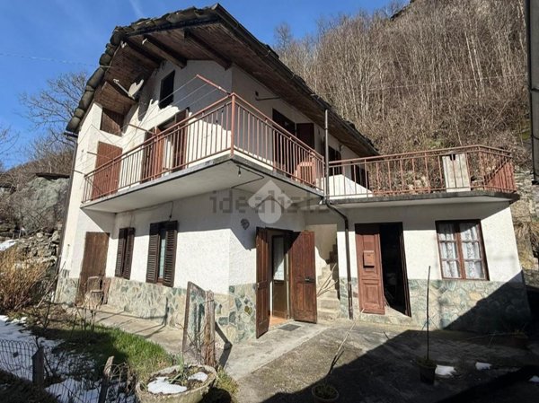 appartamento in vendita a Viù in zona Guicciardera