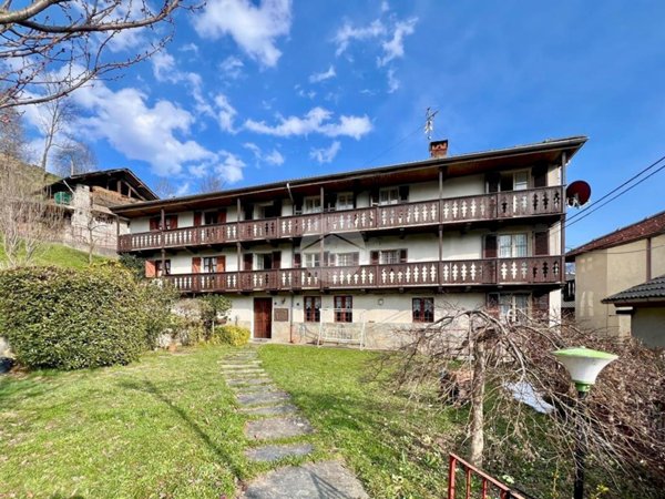 casa indipendente in vendita a Viù