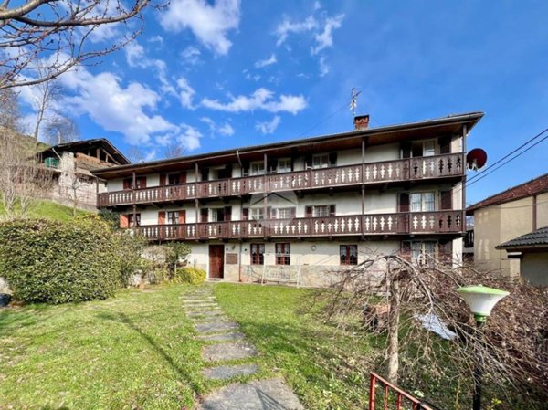 casa indipendente in vendita a Viù