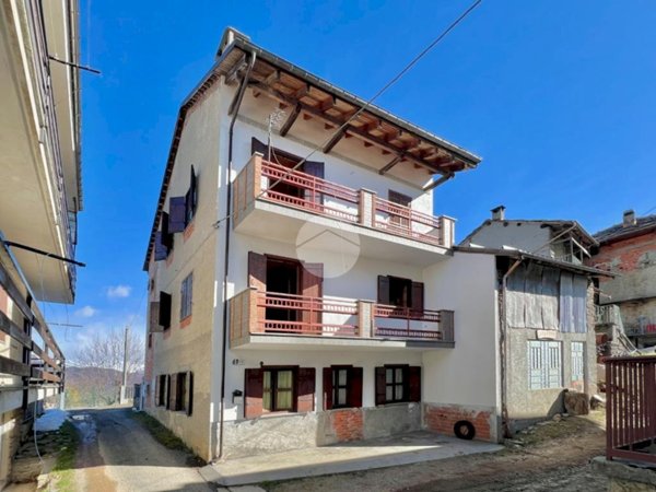 casa semindipendente in vendita a Viù