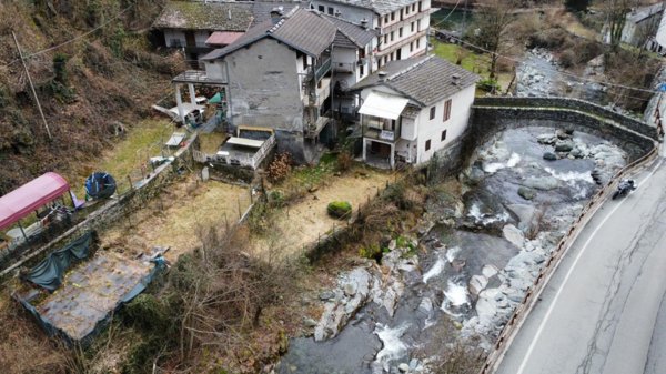 casa indipendente in vendita a Viù in zona Fucine
