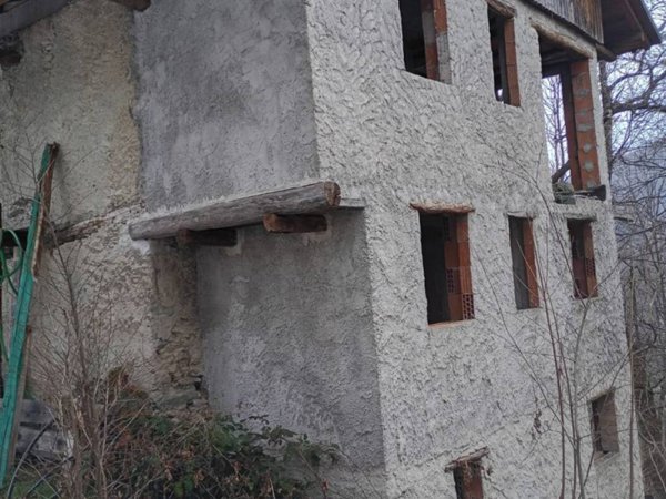 casa indipendente in vendita a Viù