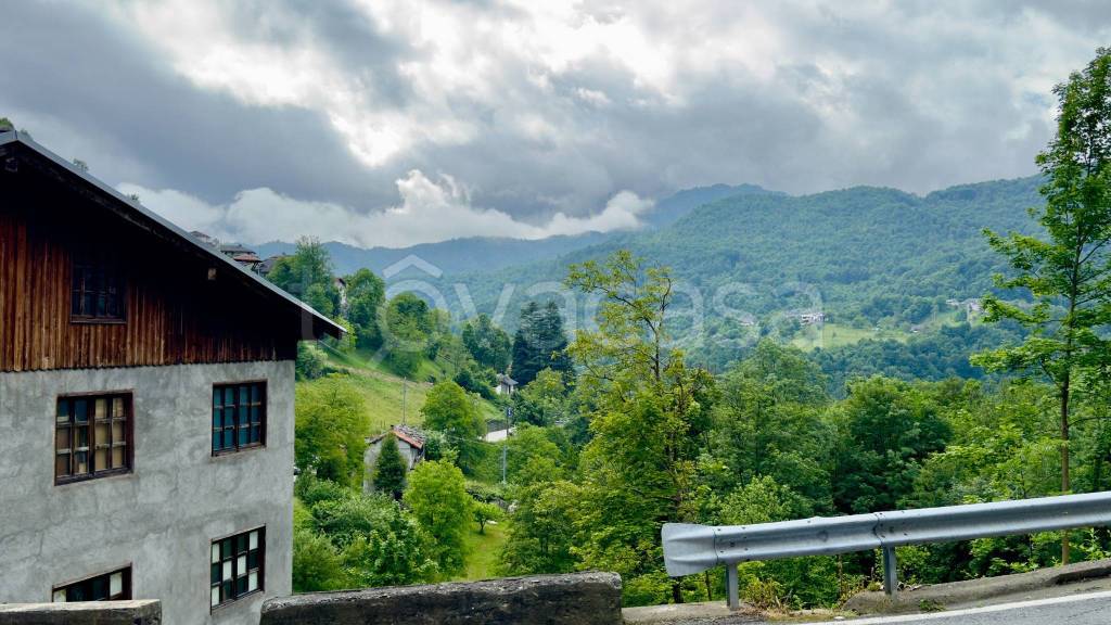appartamento in vendita a Viù in zona Tuberghengo
