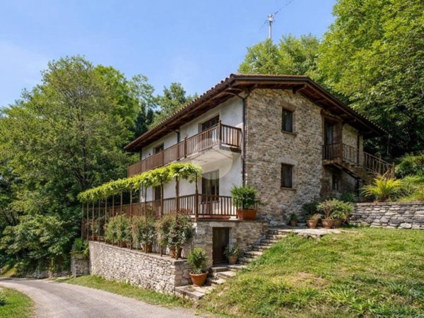 casa indipendente in vendita a Viù in zona Toglie