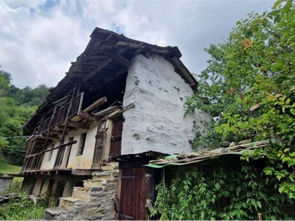 casa indipendente in vendita a Viù in zona Bertesseno