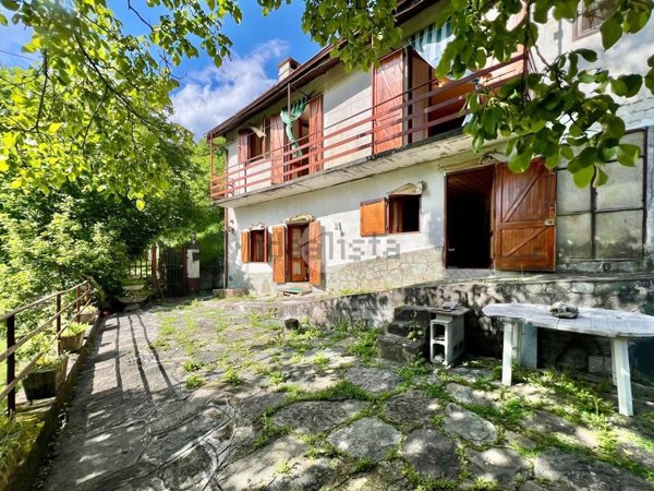 casa indipendente in vendita a Viù in zona Mondrezza