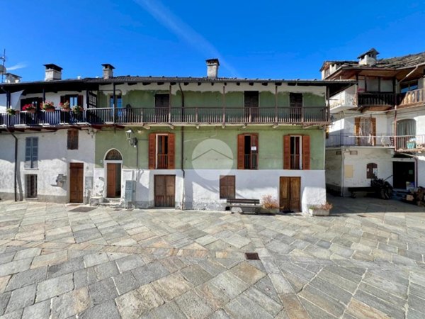 appartamento in vendita a Viù in zona Polpresa