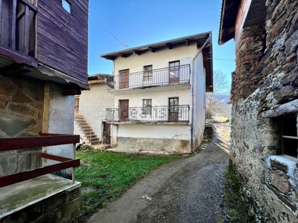 quadrivano in vendita a Viù in zona Polpresa