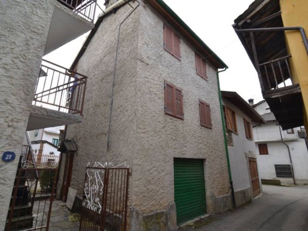 casa indipendente in vendita a Viù