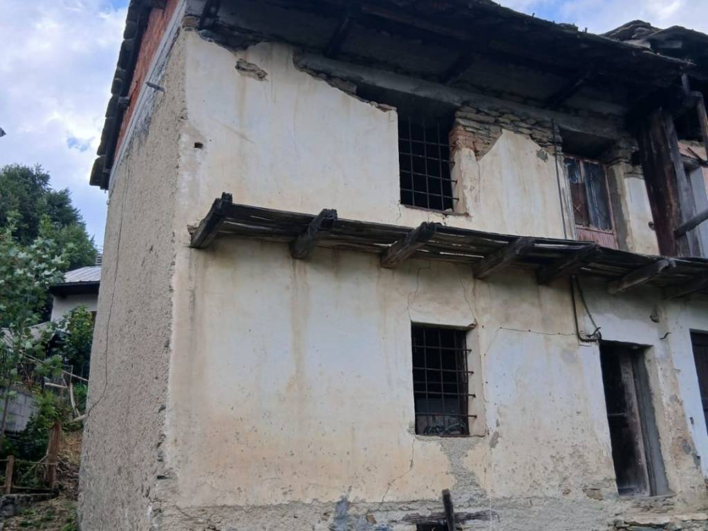casa indipendente in vendita a Viù in zona Col San Giovanni