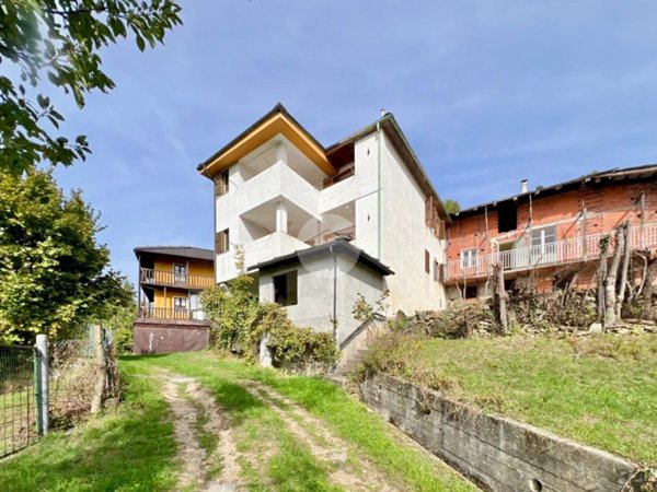 appartamento in vendita a Viù in zona Polpresa