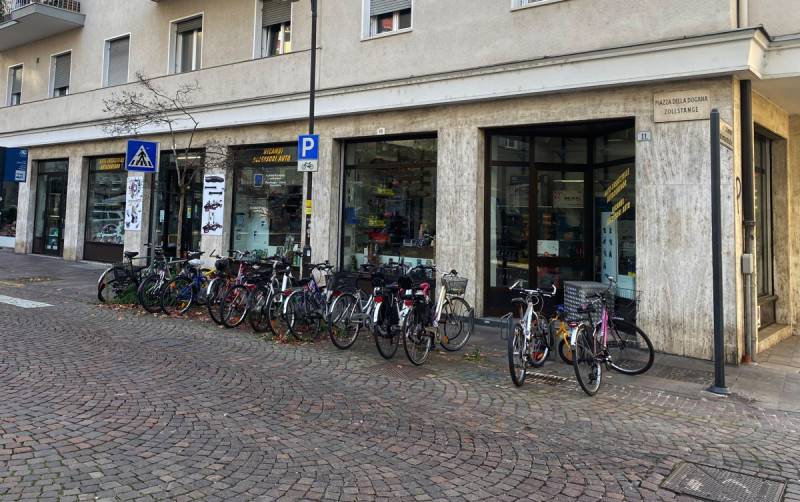 negozio in vendita a Bolzano