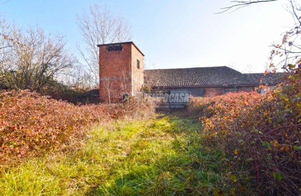 locale di sgombero in vendita a Volpiano