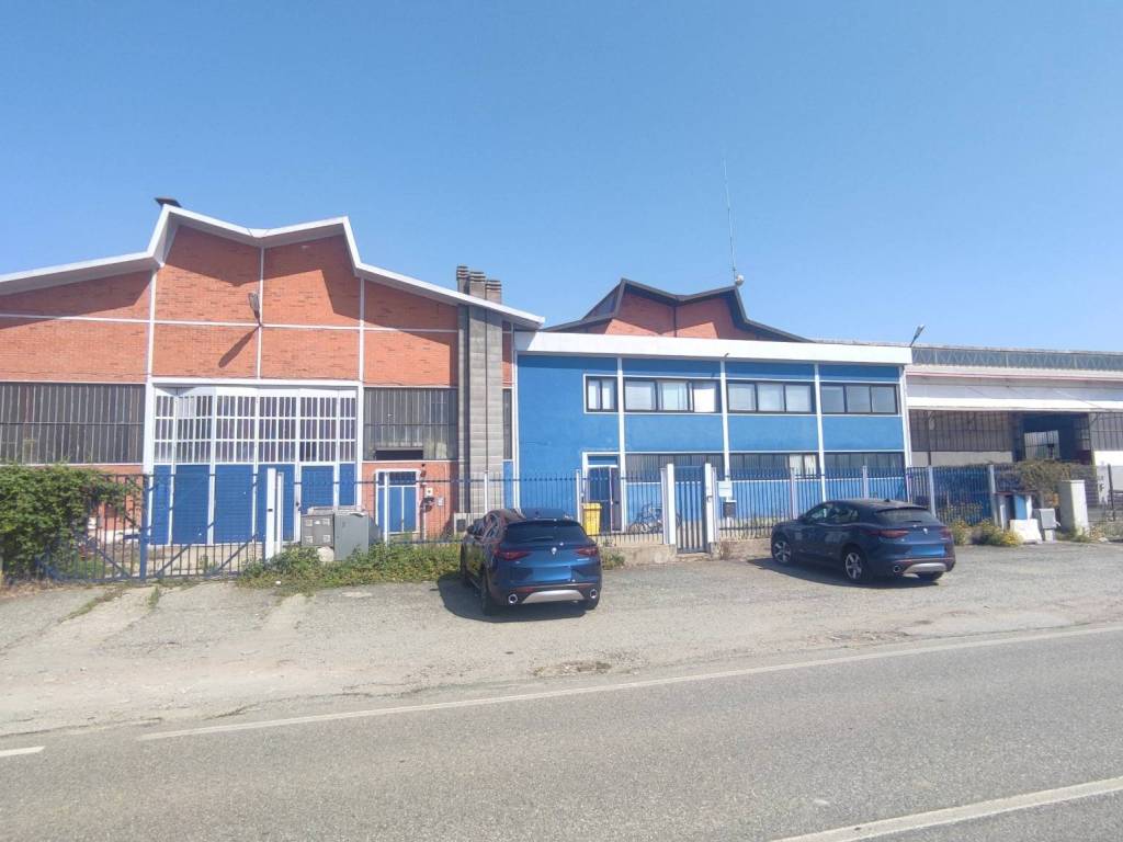 locale commerciale in vendita a Volpiano