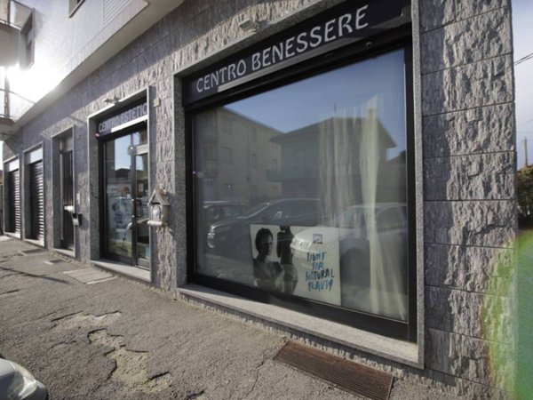 negozio in vendita a Volpiano
