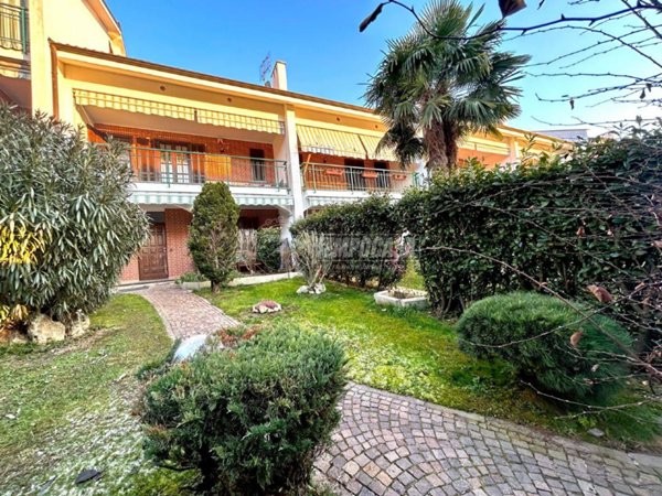 casa indipendente in vendita a Volpiano