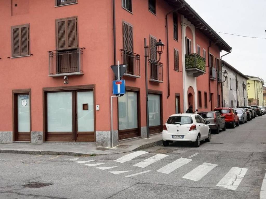 negozio in vendita a Volpiano