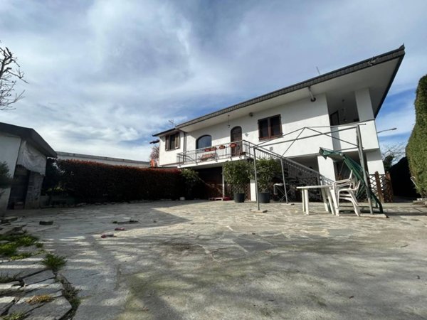 casa indipendente in vendita a Volpiano