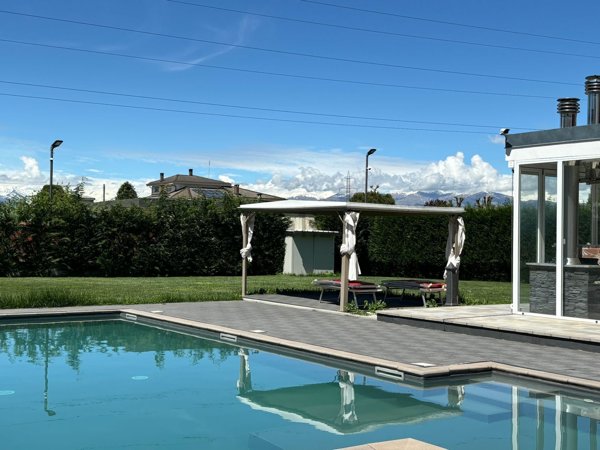 casa indipendente in vendita a Volpiano