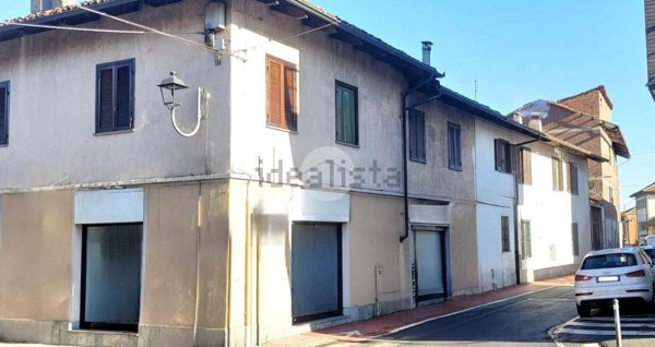 locale commerciale in vendita a Volpiano