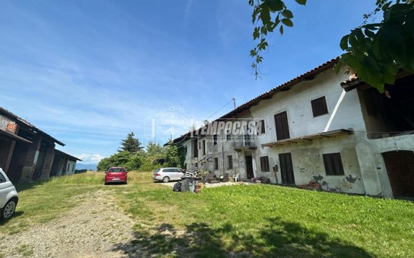 casale in vendita a Volpiano