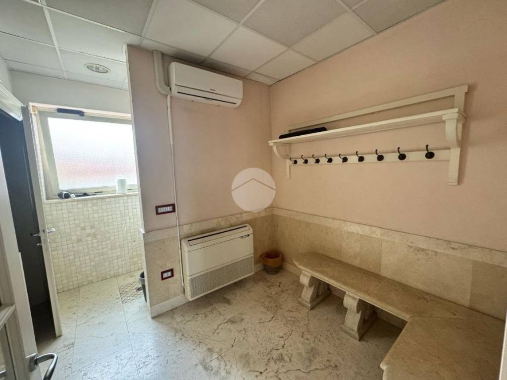 negozio in vendita a Volpiano