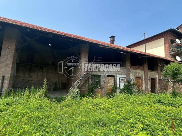 casale in vendita a Volpiano